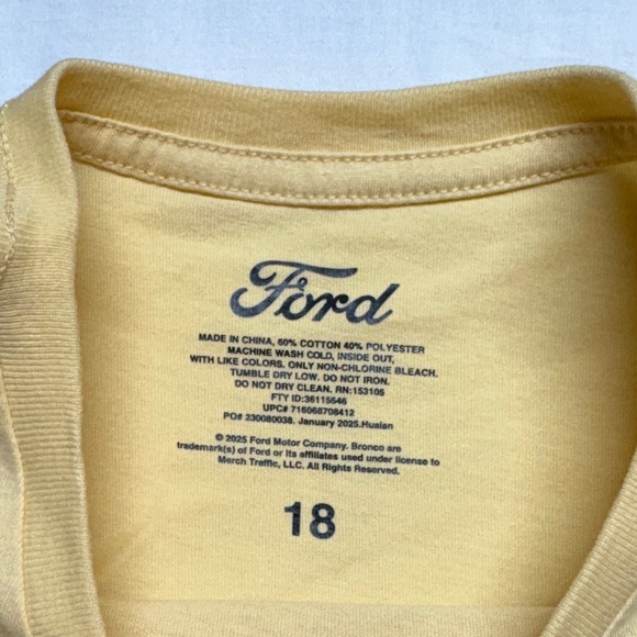 Vintage Ford Bronco '94 Graphic Tee in Yellow, "Built Wild" NWT - Picture 3 of 6